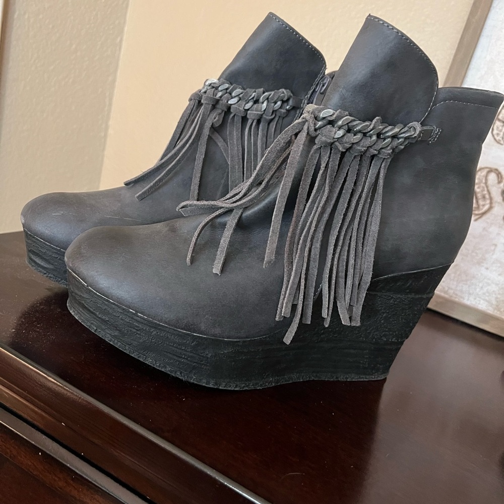 Dark Gray Boot Wedge women’s size 10